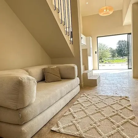 Pour 6 Personnes Acces A Pied Holiday home Solaro